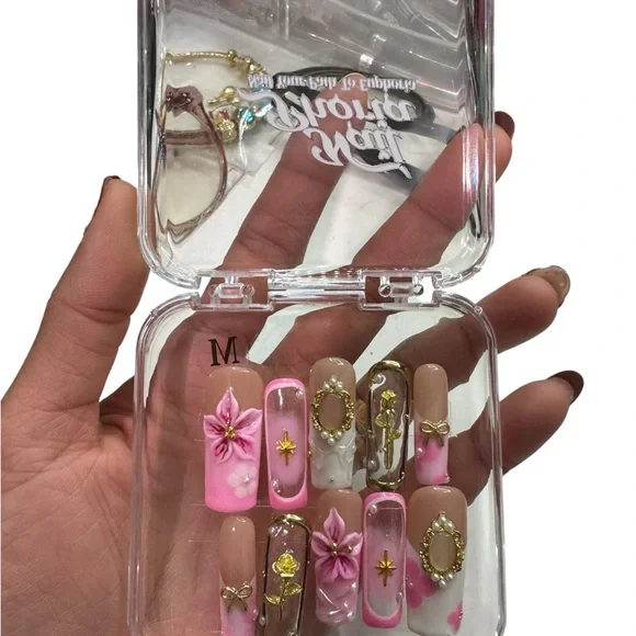 Pink and Gold Press-On Nails - Picture 3 of 5